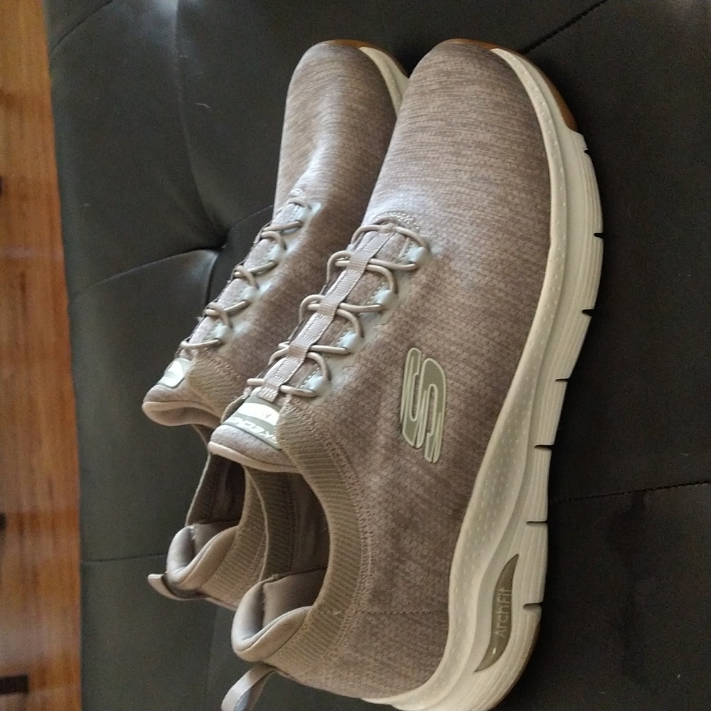 Sketchers slip ins